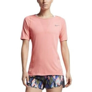 Nike Zonal Cooling  Relay Top